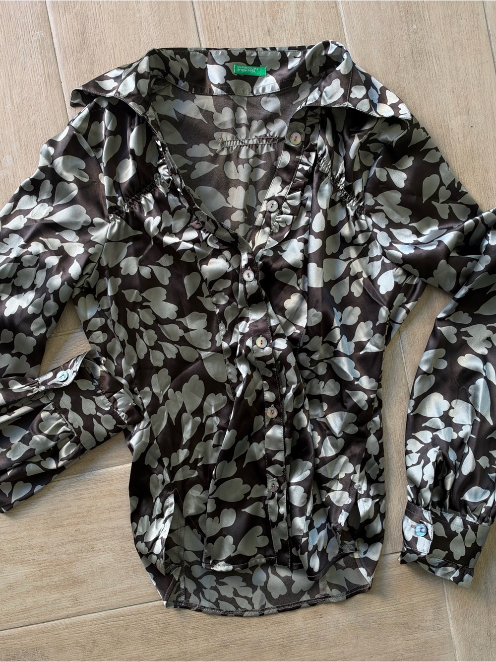 United Colors Of Benetton Satin Button-Down Blouse with Floral Print